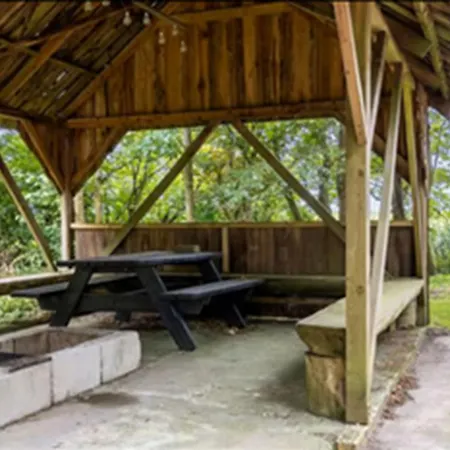 Ferienhaus House With Large Garden, Campfire Hut 1 Højer